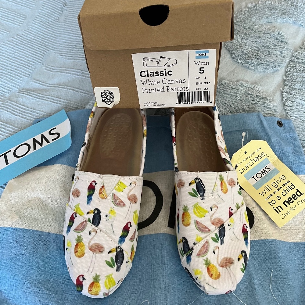 Toms  tropical parrot print classic shoes